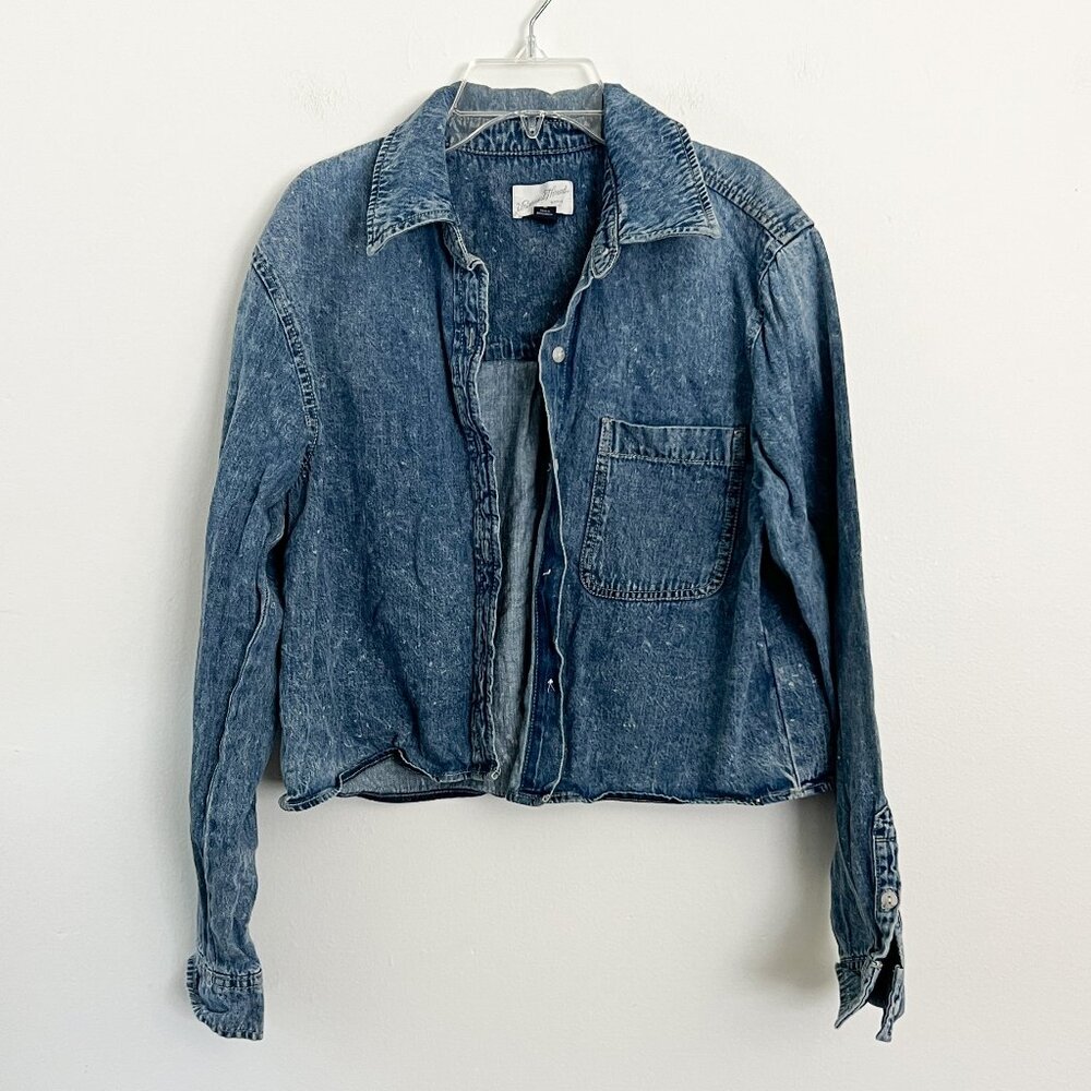 universal thread // blue cropped denim button down shirt M